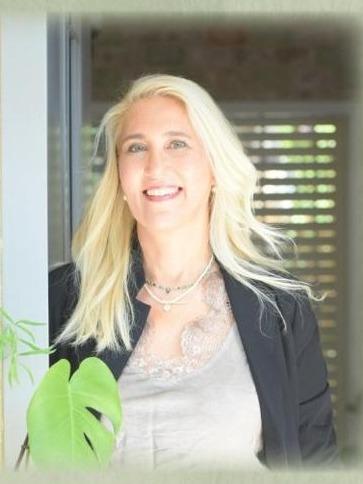 דף הבית 16 מרי שרון קוגן